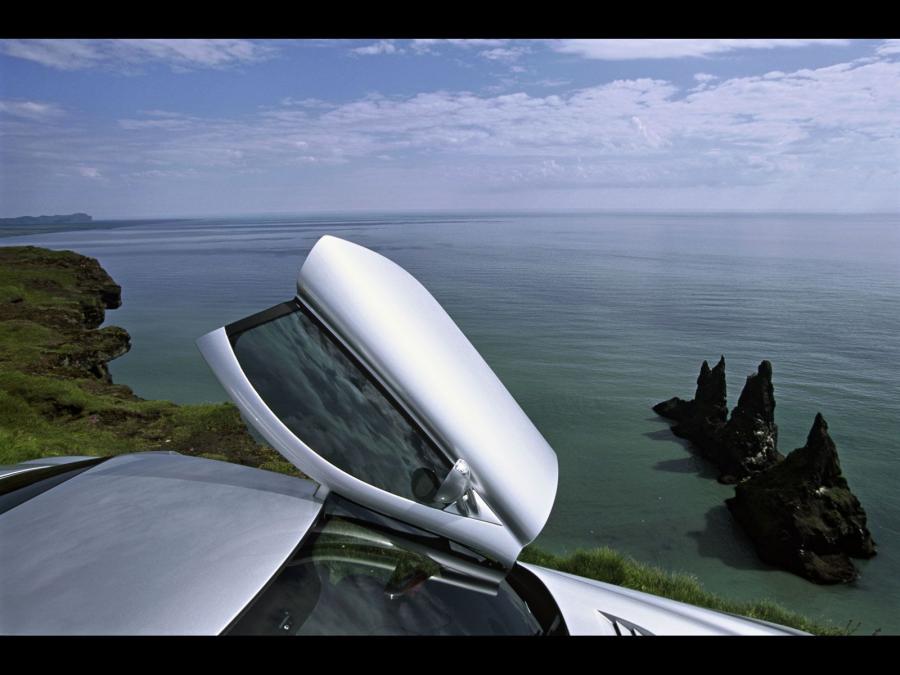  Mercedes-Benz SLR McLaren 2004 года  (фото 149 из 175)